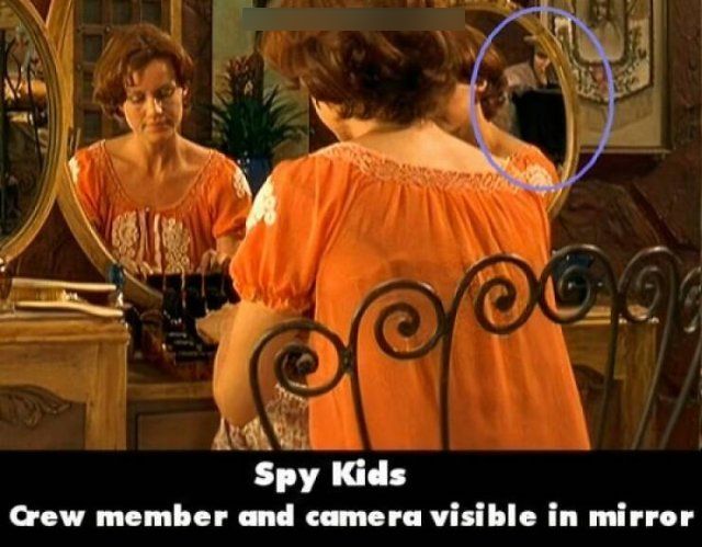 Mistakes In Popular Movies (15 pics)