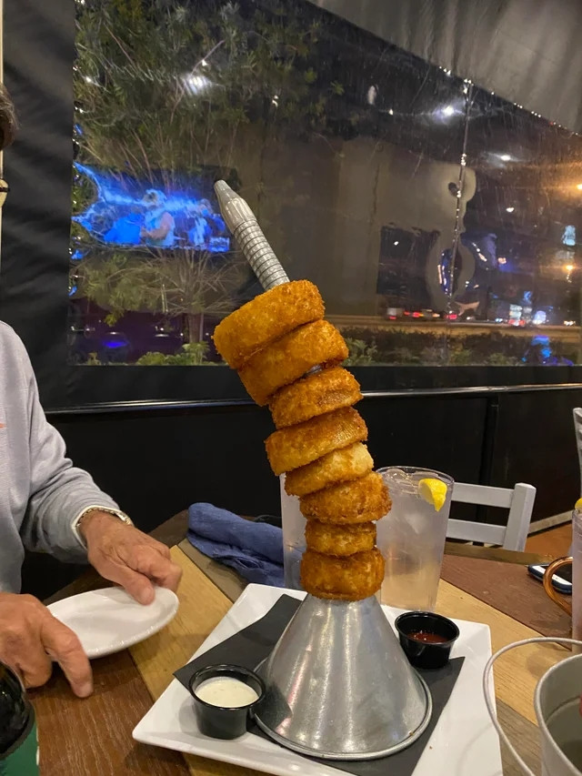 Weird Food Serving (23 pics)