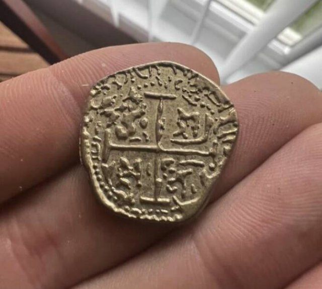 Really Unusual Coins (15 pics)