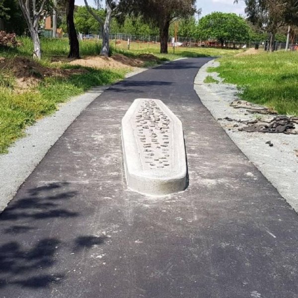 Weird Designs And Constructions (15 pics)