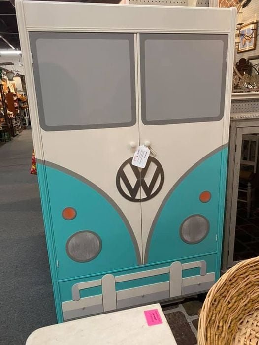 Strange Finds In Thrift Shops (16 pics)