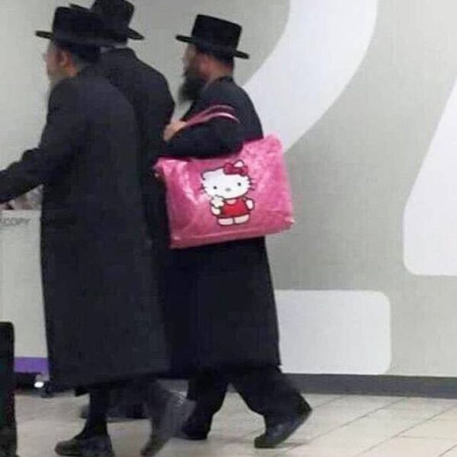 What Is Going On Here? (15 pics)