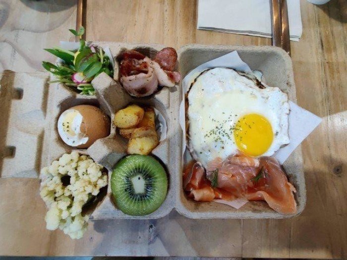 Odd Food Serving (15 pics)