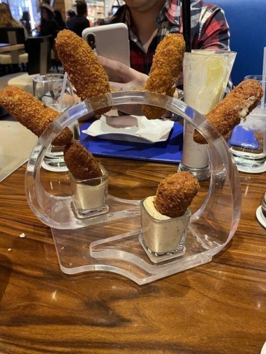 Odd Food Serving (15 pics)
