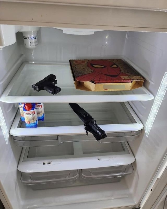 Cool Bachelor Refrigerators (20 pics)