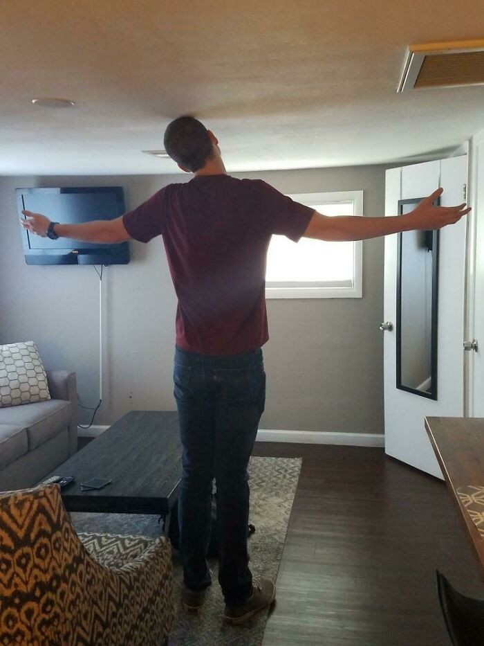 Problems Of Tall People (23 pics)
