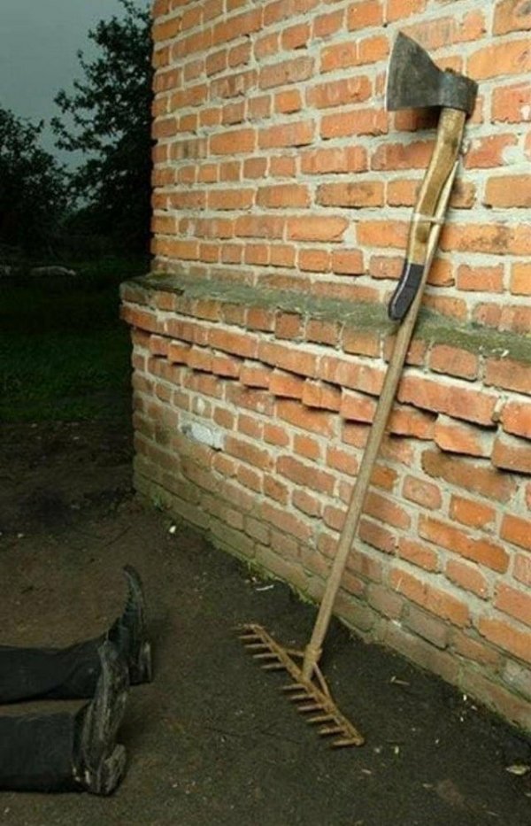 What Is Going On Here? (18 pics)