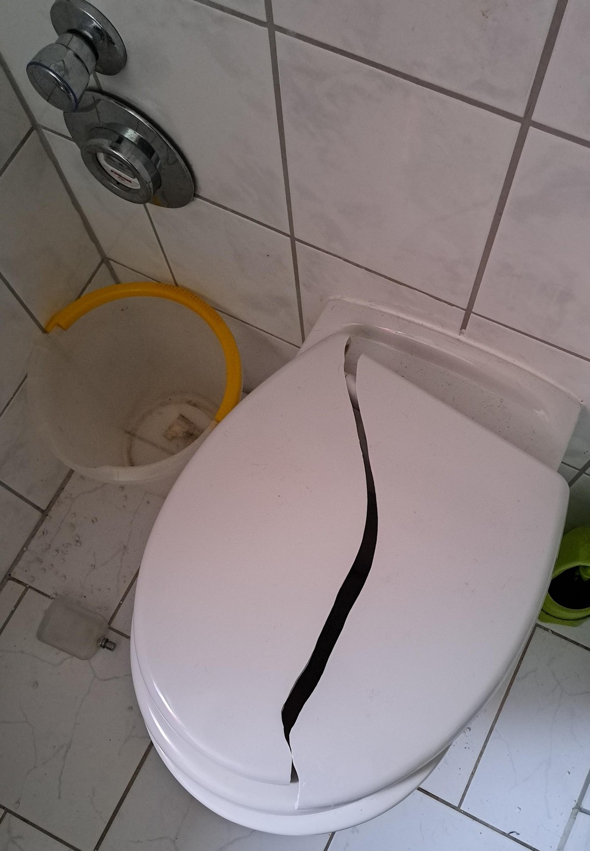 Bad Days Happen (23 pics)