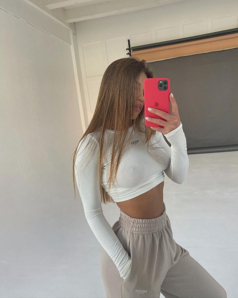 Braless Girls (20 pics)