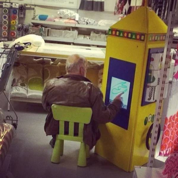 Men On Women's Shopping (20 pics)