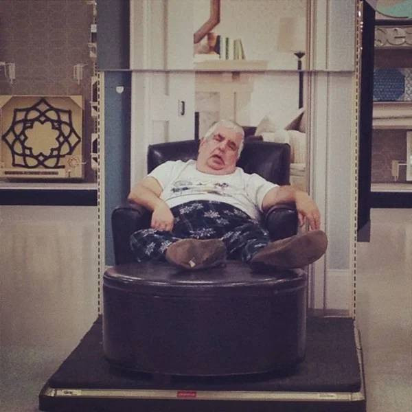 Men On Women's Shopping (20 pics)