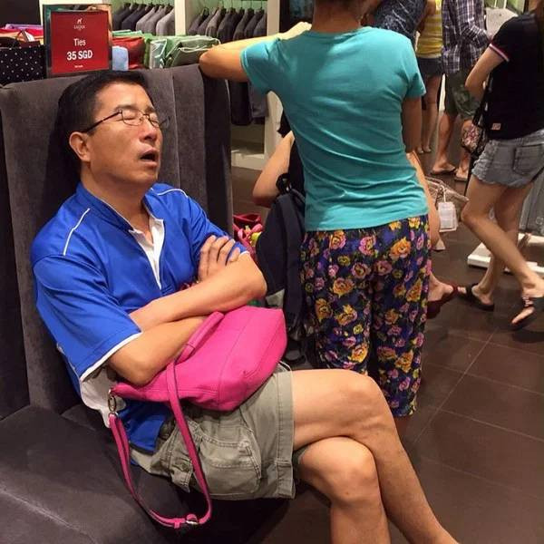 Men On Women's Shopping (20 pics)