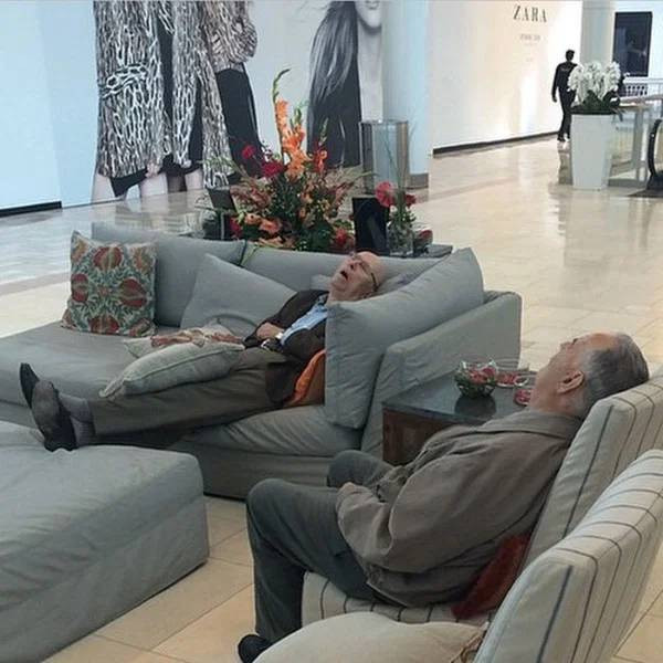 Men On Women's Shopping (20 pics)