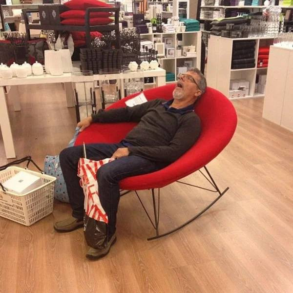 Men On Women's Shopping (20 pics)