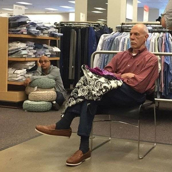 Men On Women's Shopping (20 pics)
