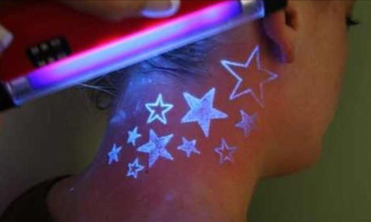 Cool Glowing Tattoos (18 pics)