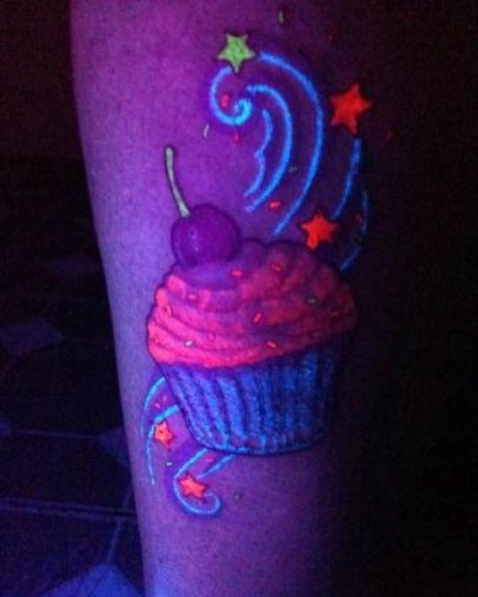 Cool Glowing Tattoos (18 pics)