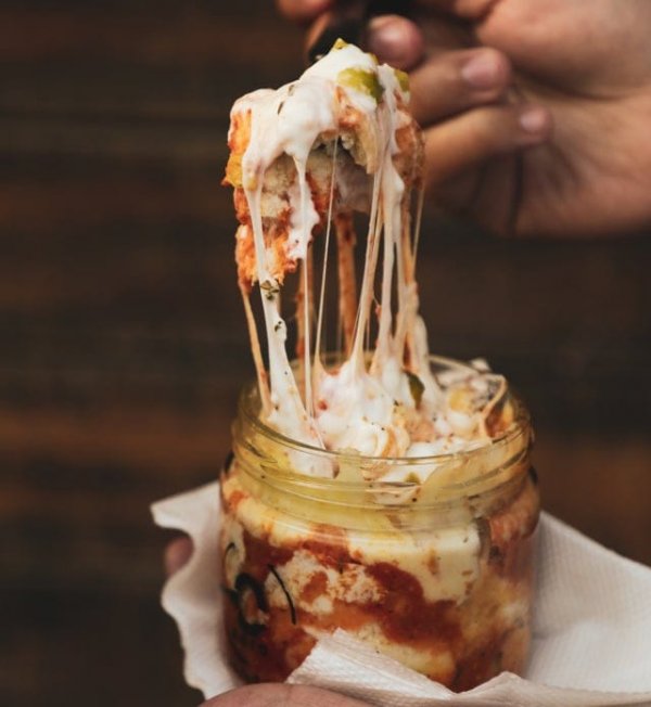 Weird Food Serving (17 pics)