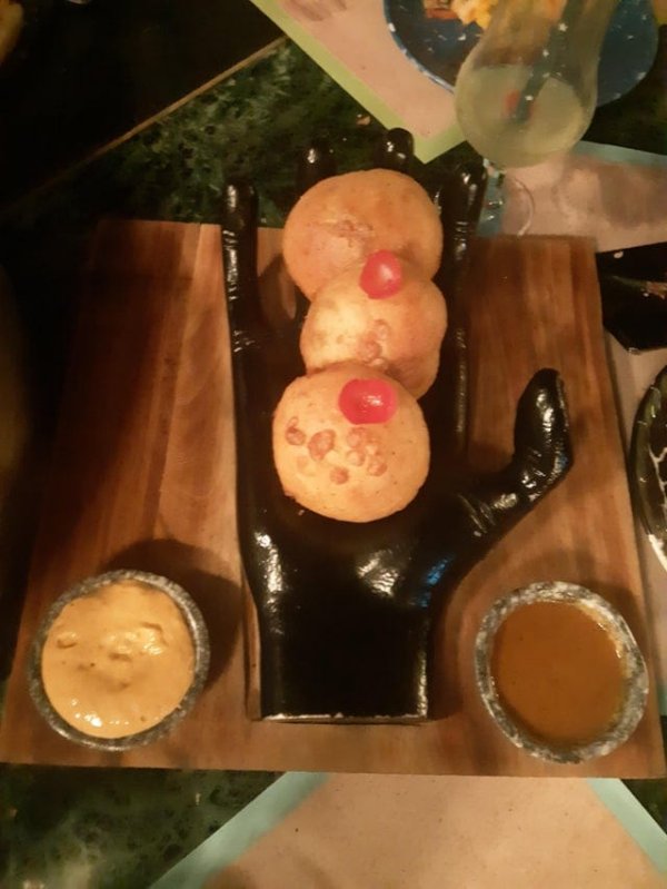Weird Food Serving (17 pics)