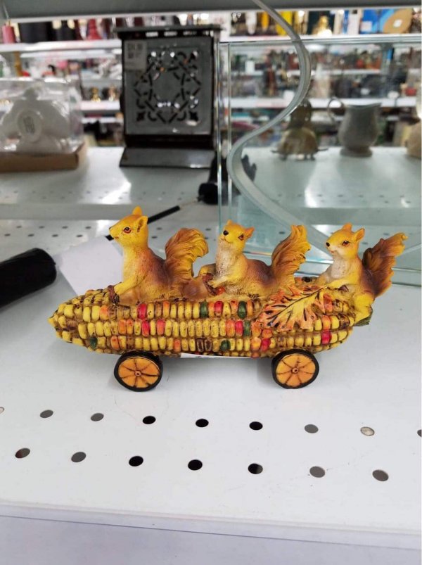 Really Weird Things From Thrift Shops (18 pics)
