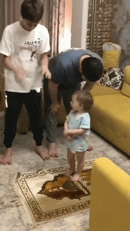 Acid GIFs, March 4 (25 gifs) Acid GIFs, March 4 (25 gifs)