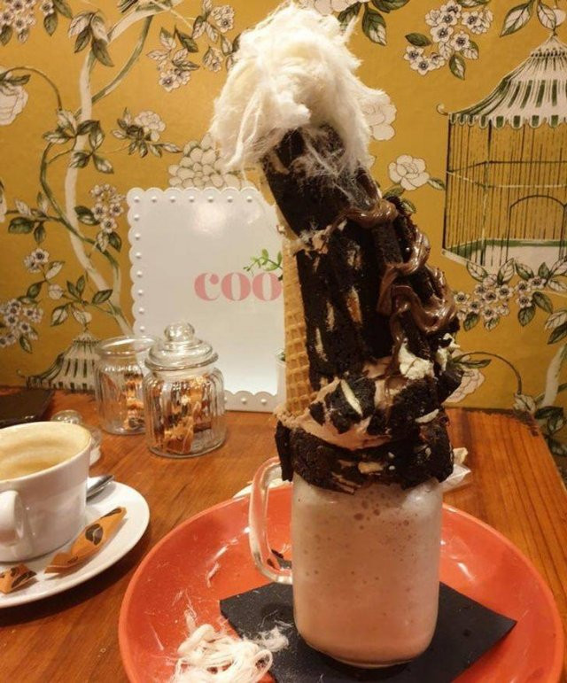 Weird Food Serving (18 pics)