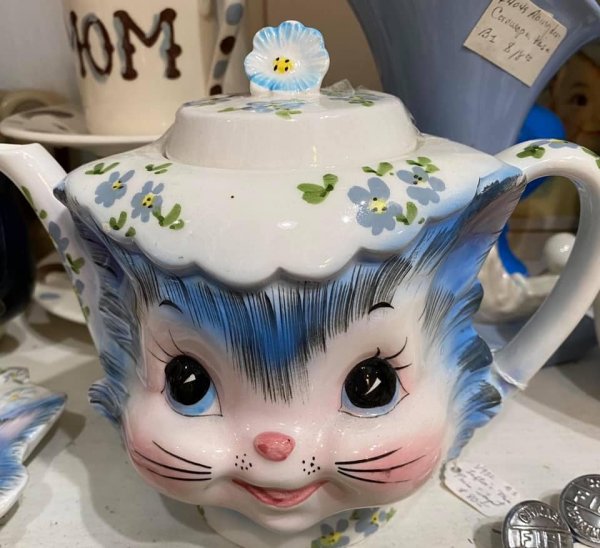 Odd Finds In Thrift Shops (17 pics)