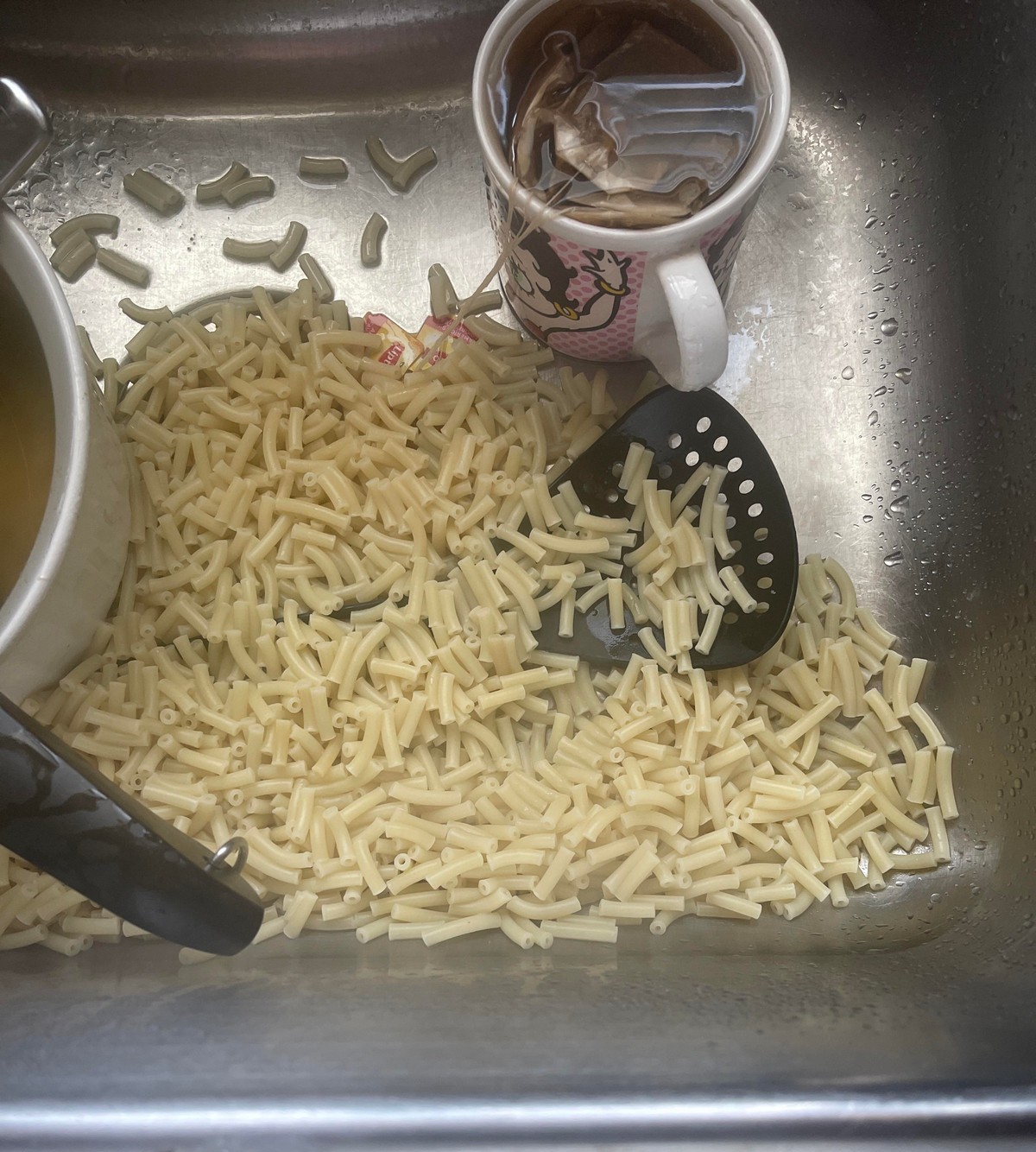 Bad Days Happen (24 pics)