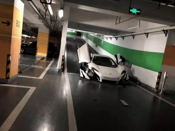 Very Bad Drivers (23 pics)