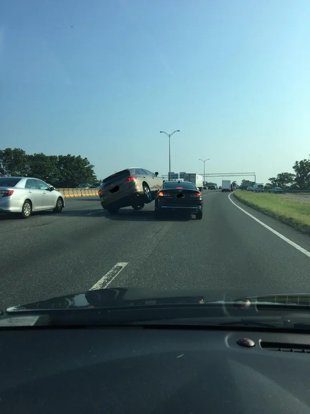 Very Bad Drivers (23 pics)