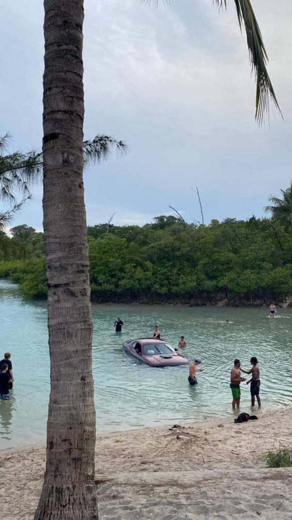 Very Bad Drivers (23 pics)