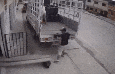 Acid GIFs, March 24 (25 gifs) Acid GIFs, March 24 (25 gifs)