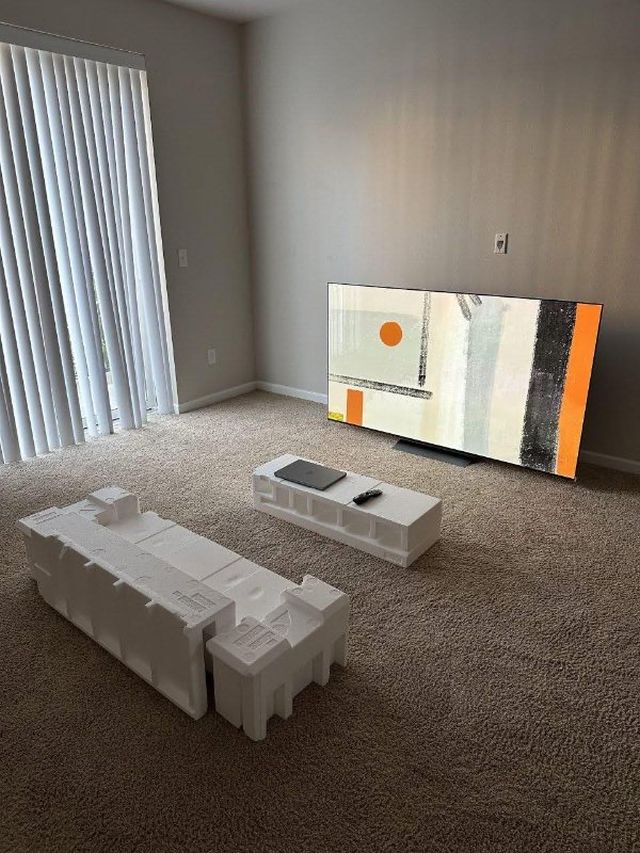 What Is Going On Here? (34 pics)