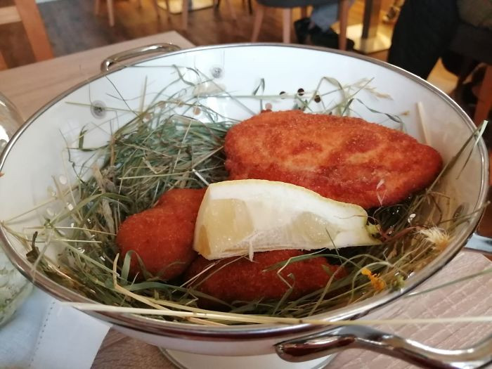 Crazy Food Serving (21 pics)