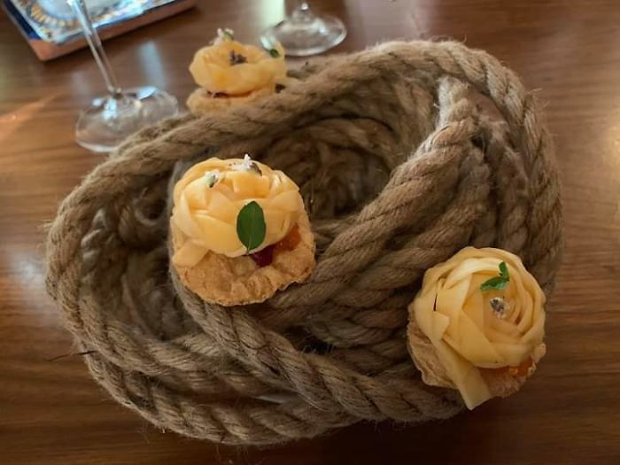 Crazy Food Serving (21 pics)