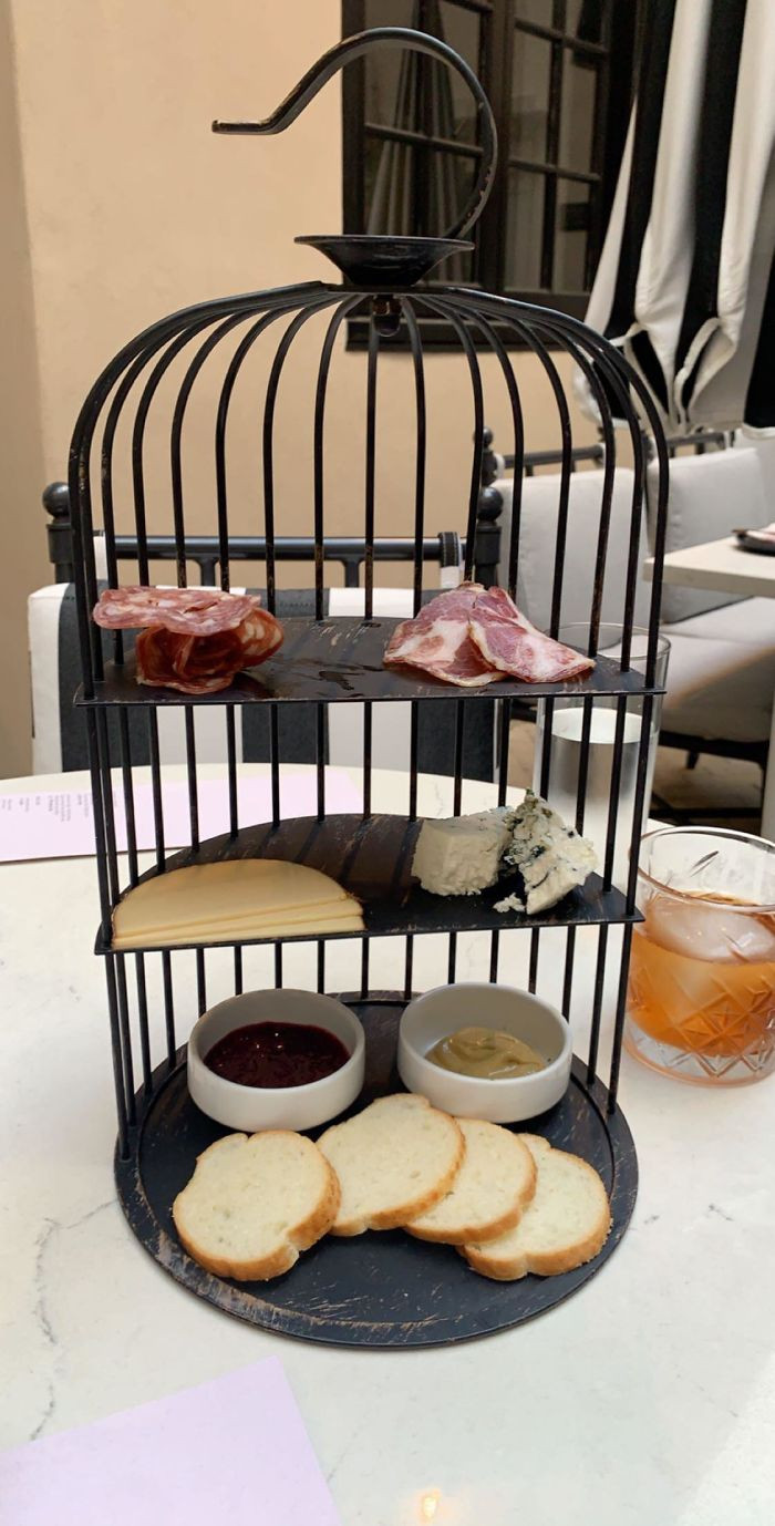 Crazy Food Serving (21 pics)