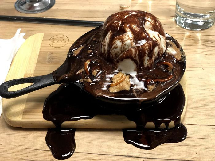 Crazy Food Serving (21 pics)