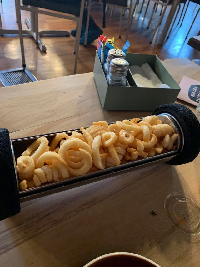 Crazy Food Serving (20 pics)