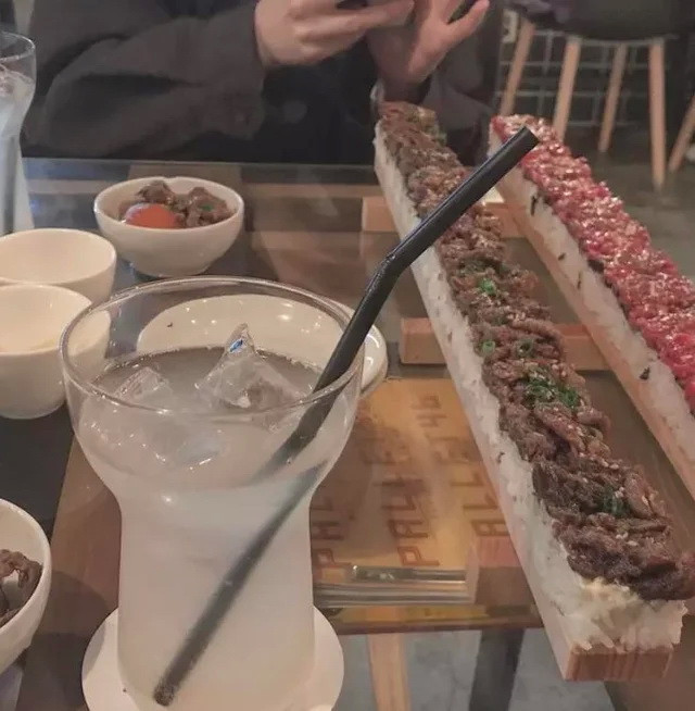 Crazy Food Serving (20 pics)