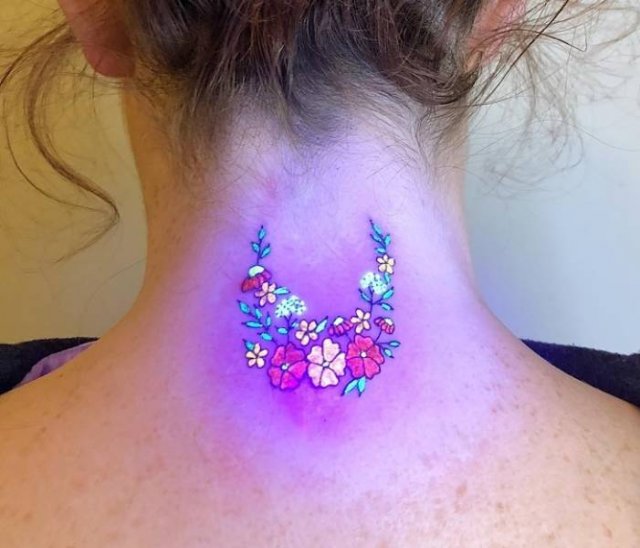 Unusual Glowing Tattoos (20 pics)