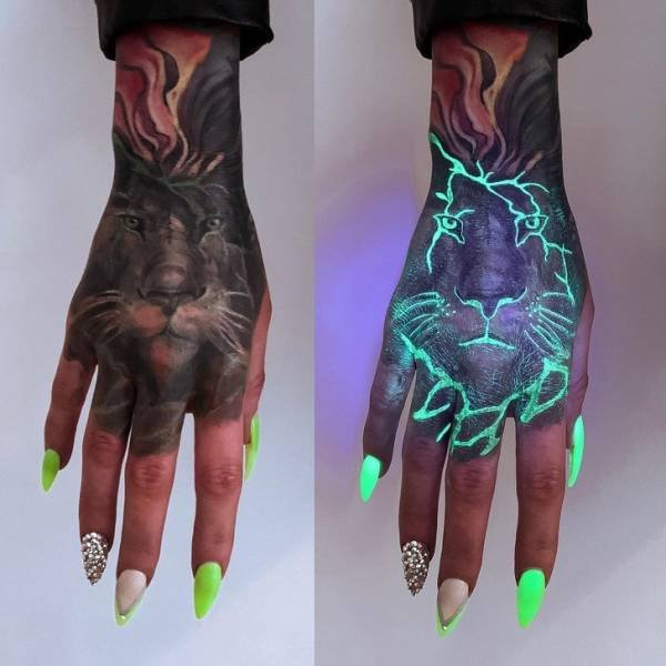 Unusual Glowing Tattoos (20 pics)