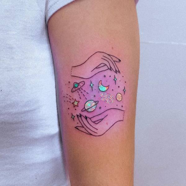 Unusual Glowing Tattoos (20 pics)