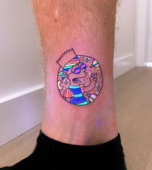 Unusual Glowing Tattoos (20 pics)