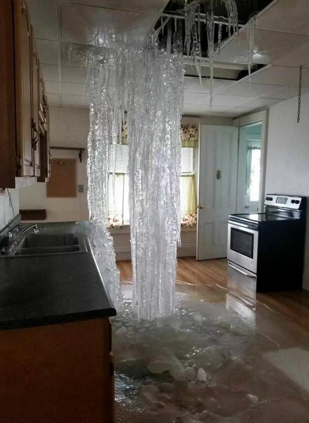 Bad Days Happen (23 pics)