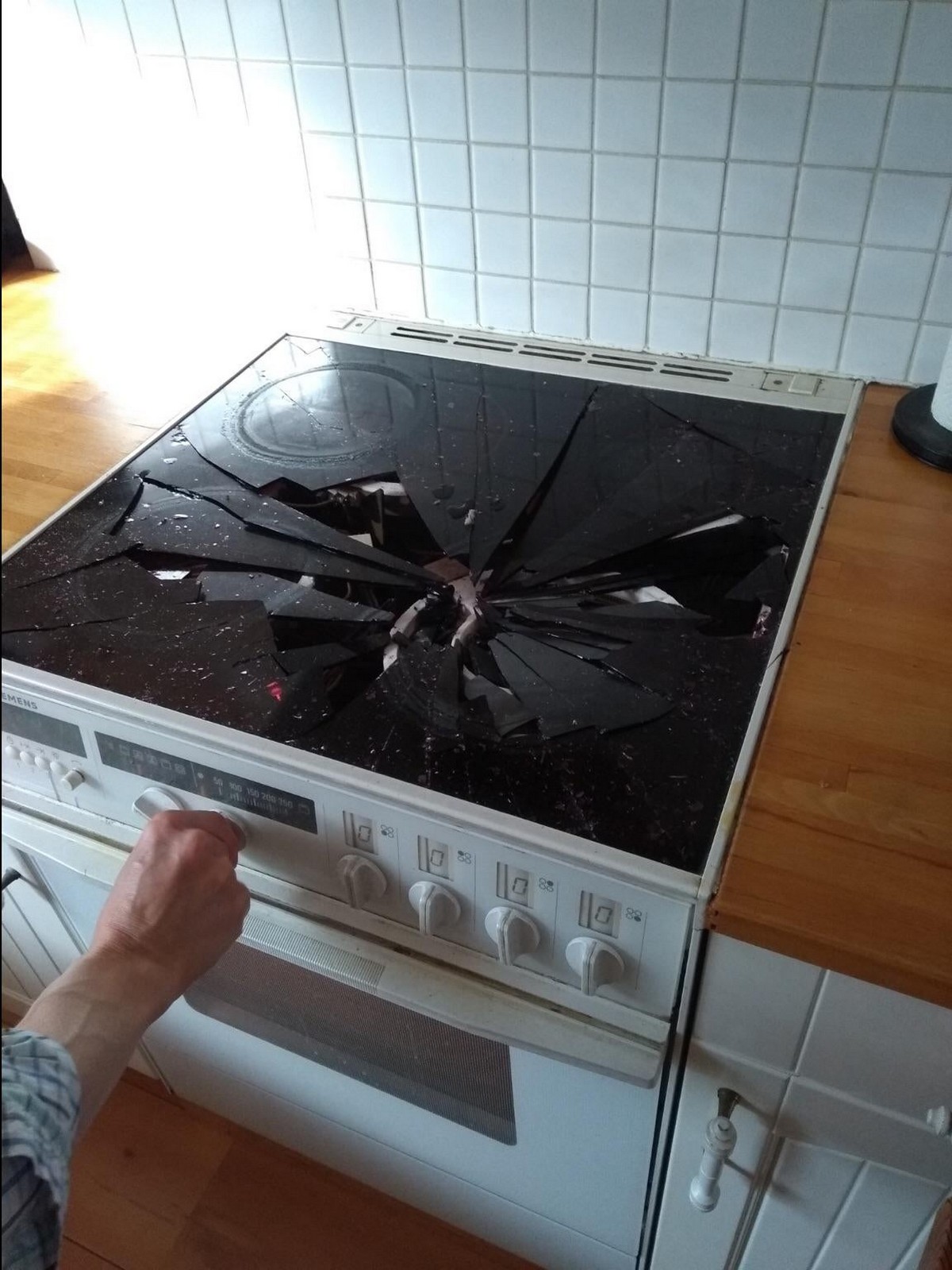 Bad Days Happen (23 pics)