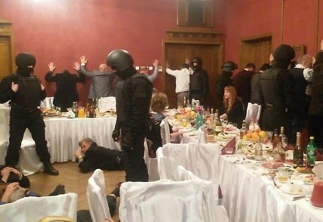 Crazy Russian Wedding Photos (38 pics)