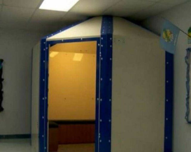 Interesting Things From American Schools (25 pics)
