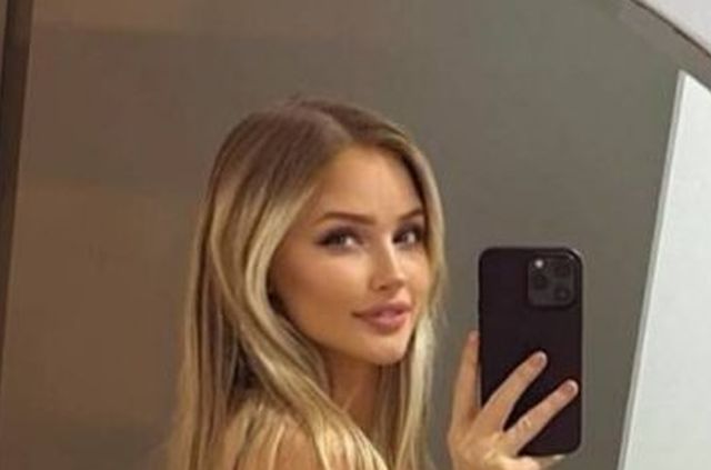 Girls In Black Dresses (49 pics)