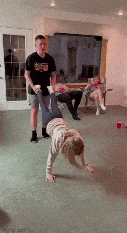 Acid GIFs, April 28 (25 gifs) Acid GIFs, April 28 (25 gifs)