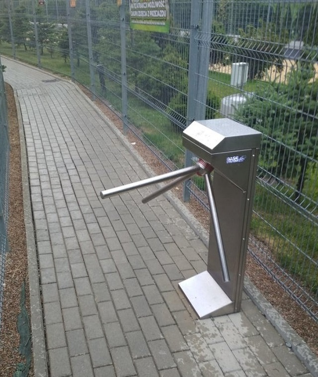 Failed Designs And Constructions (20 pics)